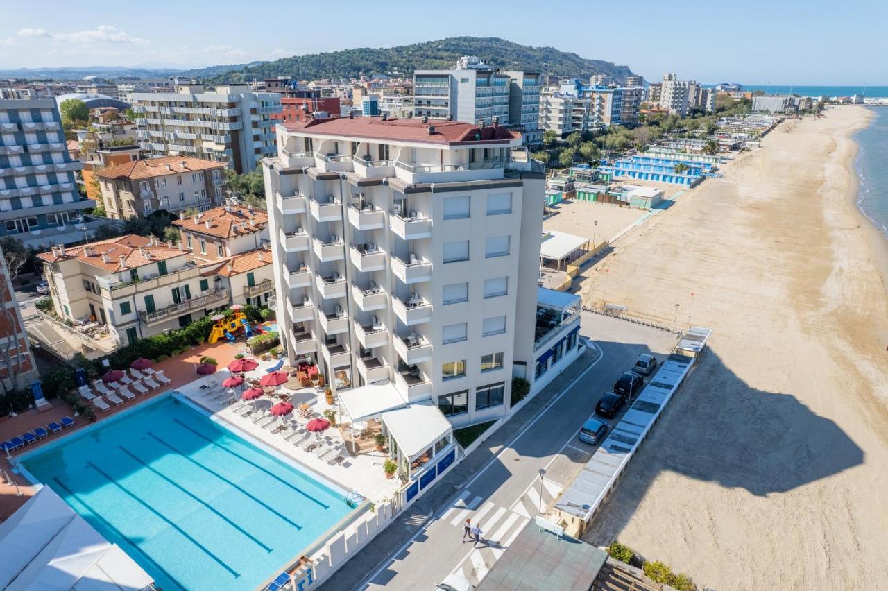 Unahotels Imperial Sport Hotel Pesaro Exteriér fotografie